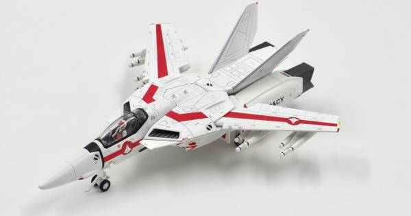 1/72 VF-1J Fighter Valkyrie Ichijo Hikaru / Rick Hunter