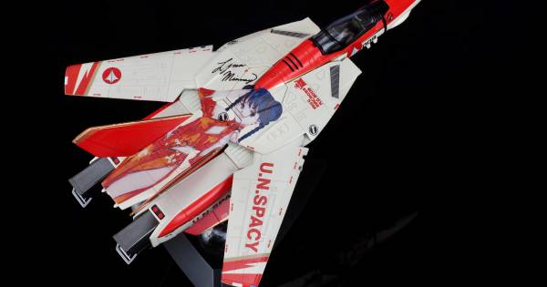 40th Ann 1/72 VF-1A 40th Ann 1/72 VF-1A